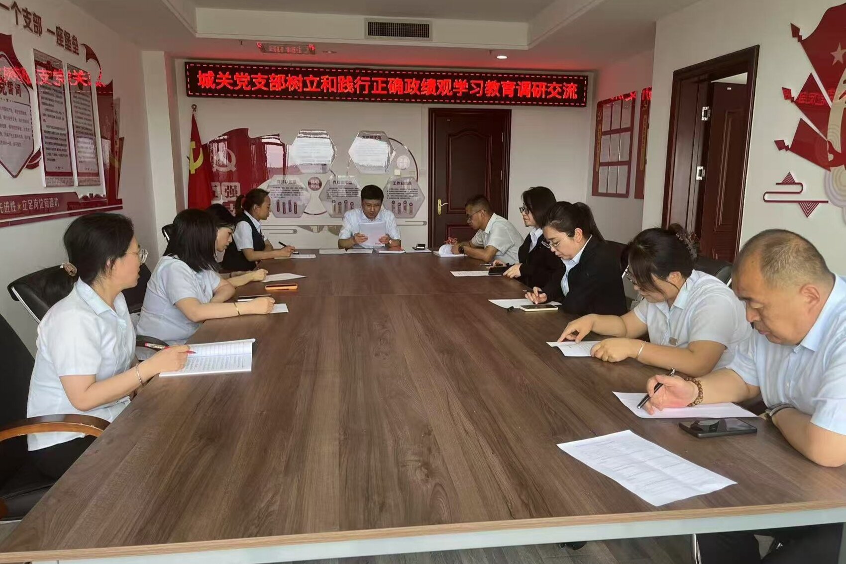党建赋能强堡垒 多元服务暖民心
